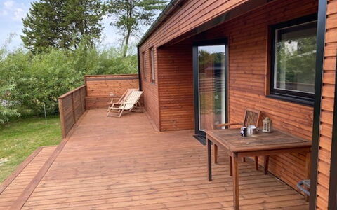 Jerrik - 200M from the Sea: Træ, Hjem, Veranda, Dæk, Hårdttræ, Tag, Bejdse, Trægulve, Eco Hotel