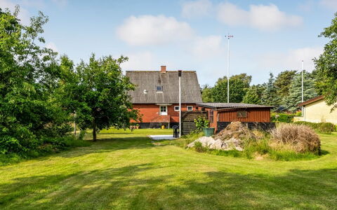 Arben - 900M from the Sea: Træ, Hjem, Veranda, Dæk, Hårdttræ, Tag, Bejdse, Trægulve, Eco Hotel