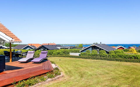 Hoghni - 300M from the Sea: Hus, Tag, Hjem, Sommerhus, Estate, Stuehus, Villa, Veranda, Sidespor