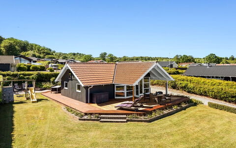 Hoghni - 300M from the Sea: Træ, Hjem, Veranda, Dæk, Hårdttræ, Tag, Bejdse, Trægulve, Eco Hotel
