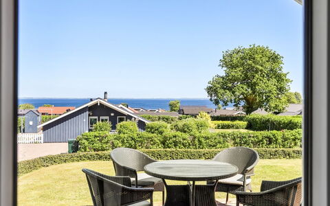 Hoghni - 300M from the Sea: Træ, Hjem, Veranda, Dæk, Hårdttræ, Tag, Bejdse, Trægulve, Eco Hotel