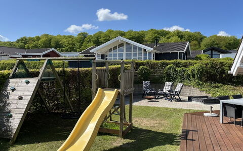 Hoghni - 300M from the Sea: Træ, Hjem, Veranda, Dæk, Hårdttræ, Tag, Bejdse, Trægulve, Eco Hotel