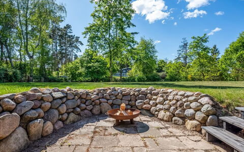 Amaja - 600M from the Sea: Rots, Stenmur, Have, Landscaping, Naturmateriale, Lawn, Cobblestone, Parkere, Backyard