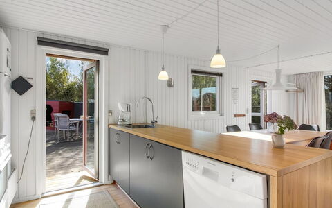 Reeta - 450M from the Sea: Træ, Gulvbelægning, Køkken, Countertop, Etage, Hjem, Trægulve, Hårdttræ, Køkken & Spisebord, Køkken Apparat