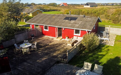 Reeta - 450M from the Sea: Sommerhus, Skur, Hytte, Stuehus, Prærie, Hytte, Lade, Bjælkehytte, Garden Bygninger