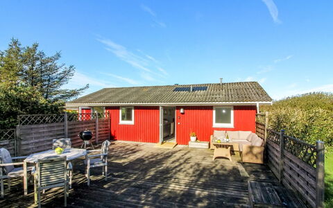 Reeta - 450M from the Sea: Sommerhus, Skur, Hytte, Stuehus, Prærie, Hytte, Lade, Bjælkehytte, Garden Bygninger
