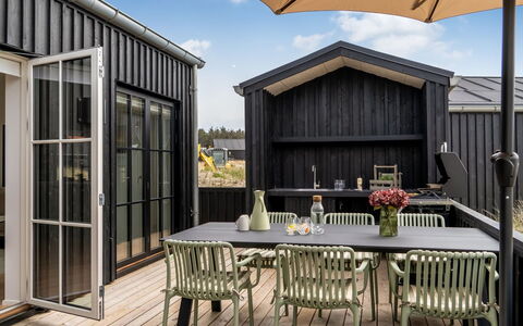 Tessa - 500M from the Sea: Tag, Hus, Hjem, Sommerhus, Dør, Sidespor, Dæk, Veranda, Planke, Hårdttræ