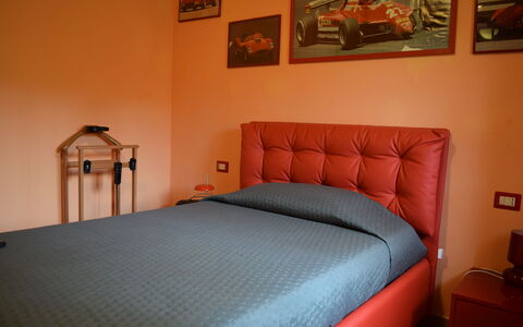 Casa Carletto, Abruzzo: Soveværelse, Seng, Sengetøj, Sengetøj, Bed Frame, Møbel, Sengetøj, Etage, Værelse, Bejdse