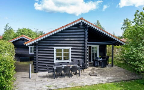 Edzard - 900M from the Sea: Sommerhus, Skygge, Udendørs Møbler, Bjælkehytte, Garden Bygninger, Sidespor