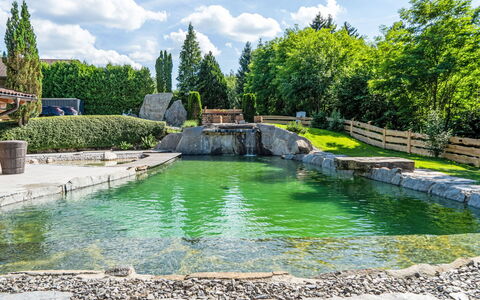Oase im Grünen: Have, Svømmepøl, Water Feature, Landscaping, Dam, Design, Backyard, Reflekterende Pool, Udvej, Eco Hotel