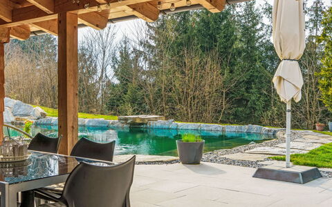 Oase im Grünen: Svømmepøl, Skygge, Udendørs Møbler, Stol, Udvej, Have, Eco Hotel, Landscaping, Backyard, Naturmateriale
