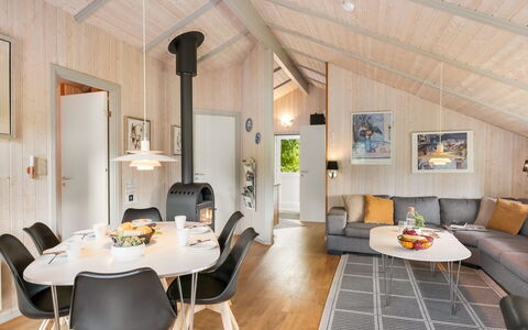 Kuisma - 11Km from the Sea: Træ, Indretning, Loft, Hjem, Stue, Værelse, Sommerhus, Lysarmatur, Hårdttræ