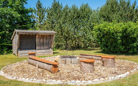 Kuisma - 11Km from the Sea: Træ, Rots, Have, Naturmateriale, Landscaping, Backyard, Gård, Parkere