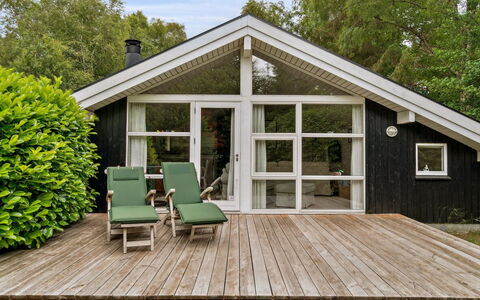Tekla - from the Sea: Træ, Sommerhus, Dør, Garden Bygninger, Sidespor, Estate, Hårdttræ, Planke, Veranda, Skur