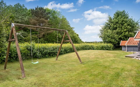 Irlin - 850M from the Sea: Græs, Almindeligt, Land Lot, Have, Lawn, Skygge, Eng, Landscaping, Parkere