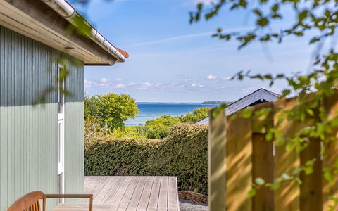 Egonie - 100M from the Sea: Sommerhus, Veranda, Planke, Skygge, Dæk, Hårdttræ, Ocean, Eco Hotel, Sidespor, Bejdse
