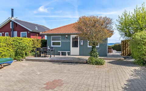 Egonie - 100M from the Sea: Estate, Skygge, Indkørsel, Stuehus