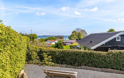 Egonie - 100M from the Sea