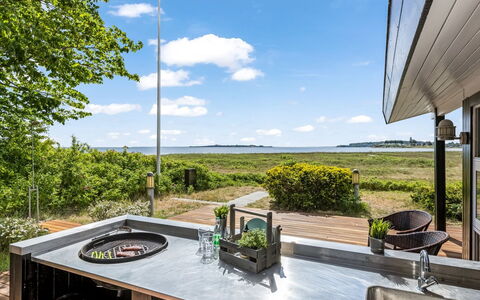 Xaverius - 30M from the Sea: Tag, Hus, Hjem, Sommerhus, Dør, Sidespor, Dæk, Veranda, Planke, Hårdttræ