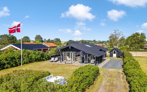 Withger - 20M from the Sea: Møbel, Bord, Udendørs Møbler, Udendørs Bord, Stol, Bejdse, Skygge, Backyard, Sommerhus, Køkken & Spisebord