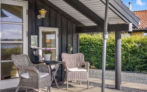 Withger - 20M from the Sea: Møbel, Bord, Udendørs Møbler, Udendørs Bord, Stol, Bejdse, Skygge, Backyard, Sommerhus, Køkken & Spisebord