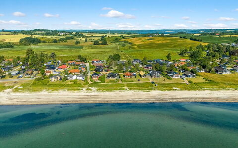 Withger - 20M from the Sea: Møbel, Bord, Udendørs Møbler, Udendørs Bord, Stol, Bejdse, Skygge, Backyard, Sommerhus, Køkken & Spisebord