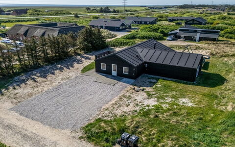 Agnes - 900M from the Sea: Tag, Arkitektur, Hjem, Hus, Sommerhus, Estate, Sidespor, Indkørsel, Stuehus, Skur