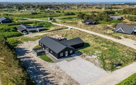 Agnes - 900M from the Sea: Tag, Arkitektur, Hjem, Hus, Sommerhus, Estate, Sidespor, Indkørsel, Stuehus, Garden Bygninger