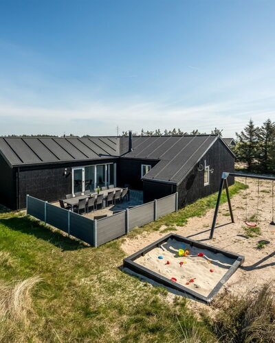 Agnes - 900M from the Sea