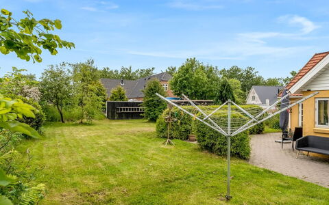 Elza - 2.5Km from the Sea: Daytime, Bygning, Lejlighed, Boligområde, City, Byområde, Kvarter, Facade, Ejerlejlighed