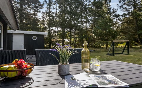 Ottil - 1.5Km from the Sea: Tag, Hus, Hjem, Sommerhus, Dør, Sidespor, Dæk, Veranda, Planke, Hårdttræ