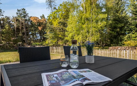 Ottil - 1.5Km from the Sea: Tag, Hus, Hjem, Sommerhus, Dør, Sidespor, Dæk, Veranda, Planke, Hårdttræ