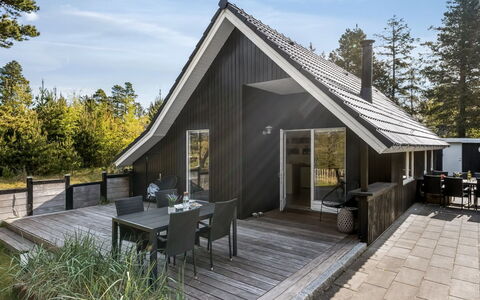 Ottil - 1.5Km from the Sea: Tag, Hus, Hjem, Sommerhus, Dør, Sidespor, Dæk, Veranda, Planke, Hårdttræ