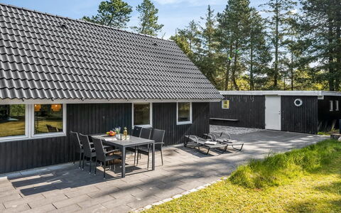 Ottil - 1.5Km from the Sea: Tag, Hus, Hjem, Sommerhus, Dør, Sidespor, Dæk, Veranda, Planke, Hårdttræ