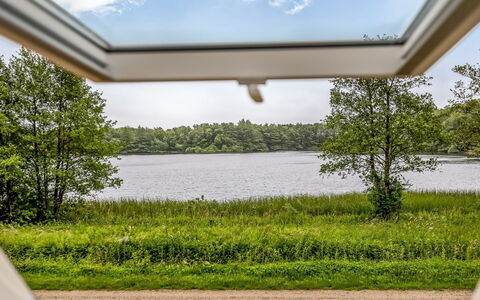 Constance - 23Km from the Sea: Træ, Tag, Hjem, Hus, Arkitektur, Sidespor, Land Lot, Sommerhus, Skur, Garden Bygninger