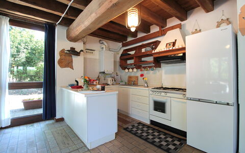 Venice Photobirding, Nature And Culture: Køkken, Møbel, Indretning, Gulvbelægning, Countertop, Træ, Køkken Apparat, Loft, Større Bandage, Etage