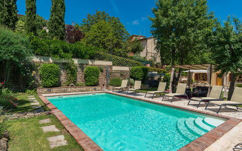 Antica Villa Della Lana: Svømmepøl, Udvej, Have, Kompositmateriale, Eco Hotel, Udendørs Møbler, Skygge, Flise, Backyard, Water Feature