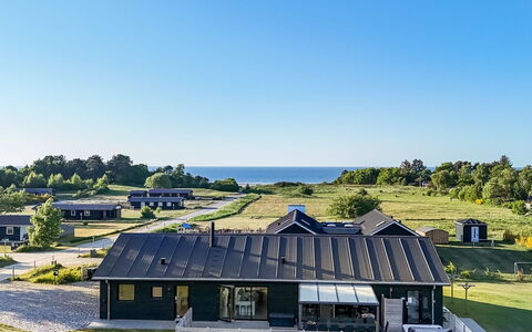 Finulf - 300M from the Sea: Estate, Skygge, Indkørsel, Stuehus