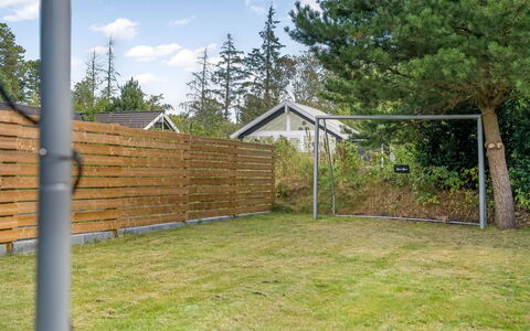 Ejnarine - 1.5Km from the Sea: Land Lot, Hegn, Have, Skygge, Backyard, Lawn, Home Fencing, Gård, Landscaping, Garden Bygninger