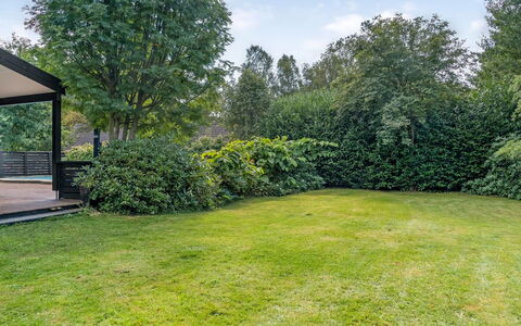 Ejnarine - 1.5Km from the Sea: Grøn, Græs, Blad, Have, Busk, Lawn, Land Lot, Skygge, Bunddække