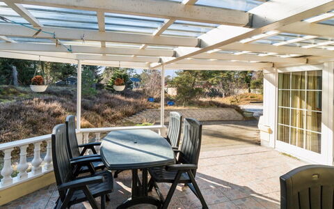 Laurentius - 50M from the Sea: Hus, Hjem, Tag, Sommerhus, Estate, Landscaping, Garden Bygninger, Sidespor, Stuehus