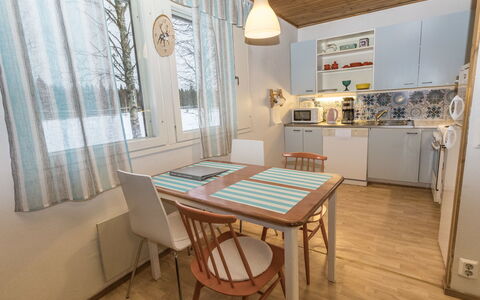 Villa Hepola: Træ, Sommerhus, Bjælkehytte, Skov, Skur, Garden Bygninger, Lærk, Woodland, Bejdse