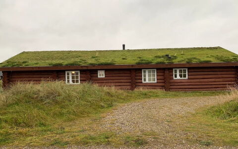 Mojag - 900M from the Sea: Estate, Skygge, Indkørsel, Stuehus