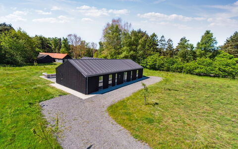 Tove - 350M from the Sea: Træ, Møbel, Lejlighed, Værelse, Loft, Bejdse, Stol, Hårdttræ, Klarlak, Tømmer