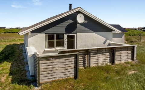 Ava - 350M from the Sea: Træ, Gulvbelægning, Indretning, Etage, Møbel, Trægulve, Værelse, Loft, Bejdse, Hårdttræ