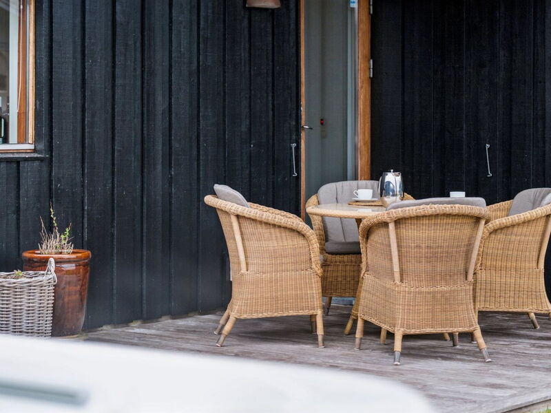 Sinika - 100M from the Sea