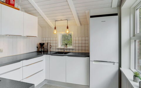 Rietrikki - 2.4Km from the Sea: Køkken, Køkken Apparat, Countertop, Større Bandage, Indretning, Gulvbelægning, Træ, Cabinetry, Husholdningsapparat, Loft