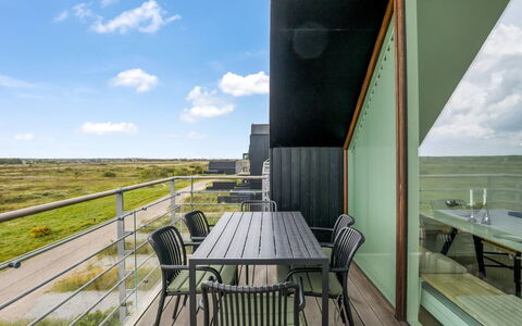 Anita - 575M from the Sea: Estate, Skygge, Indkørsel, Stuehus