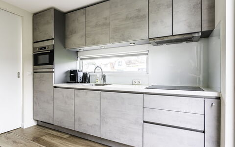 Vlissingen 600: Køkken Apparat, Køkken, Gulvbelægning, Større Bandage, Countertop, Cabinetry, Husholdningsapparat, Indretning, Etage, Møbel