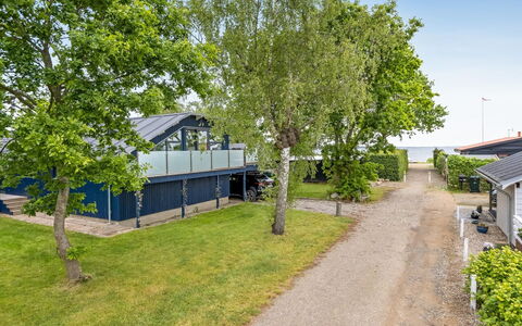 Gabriele - 50M from the Sea: Sidespor, Dagslys